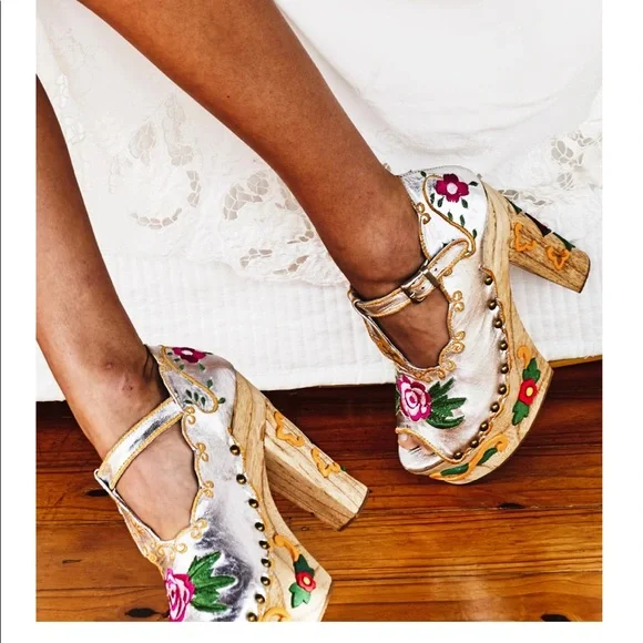 Fillyboo Silver Floral Platform Shoes - Picture 1 of 1